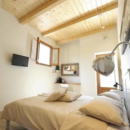 فندق مبيت وإفطار Gli Aranci أغروبولي