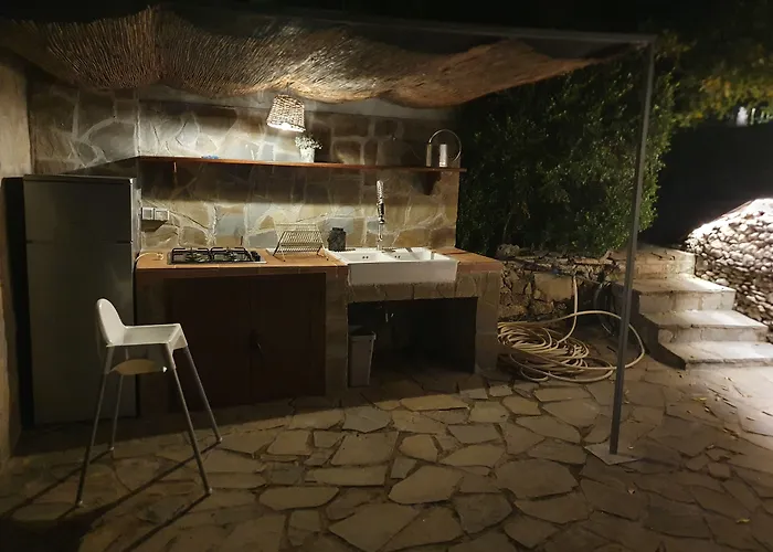 Gli Aranci לינה וארוחת בוקר אגרופולי